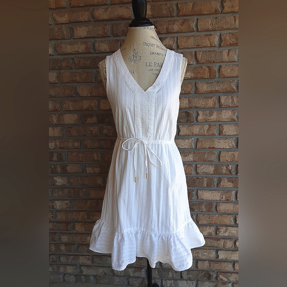 Draper James RSVP Sleeveless Cotton V-neck Tie Waist Dress.